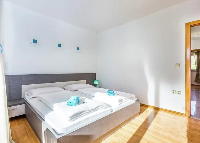 Prázdninový dům Lakeside Home,