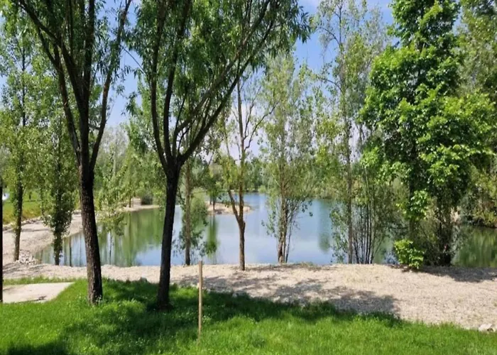 Prázdninový dům Lakeside Home,