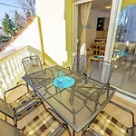 Lakeside Home, Σπίτι διακοπών *