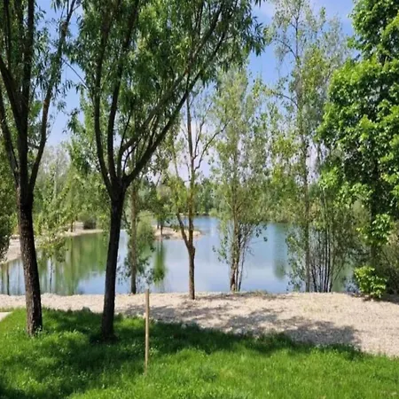 Σπίτι διακοπών Lakeside Home,