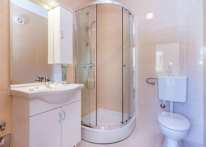 Σπίτι διακοπών Lakeside Home, *